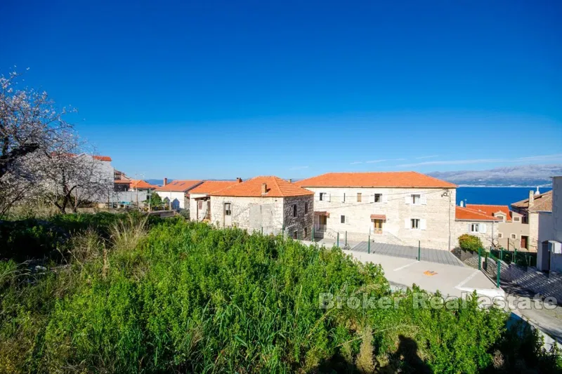 Building land near the sea and the town center – 3
