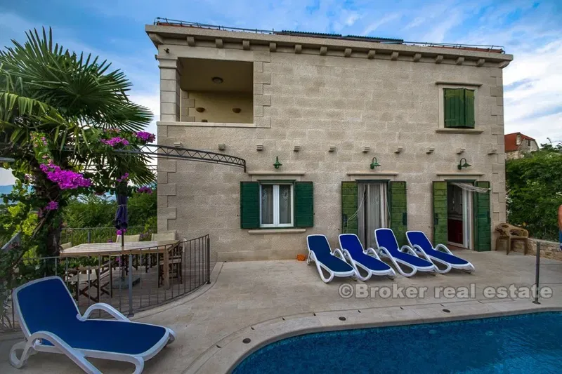Casa in pietra con piscina e vista panoramica, in vendita – 3