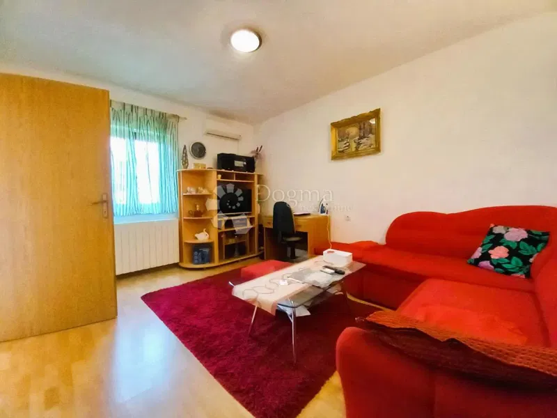 Istria, Labin, floor with three apartments – 3