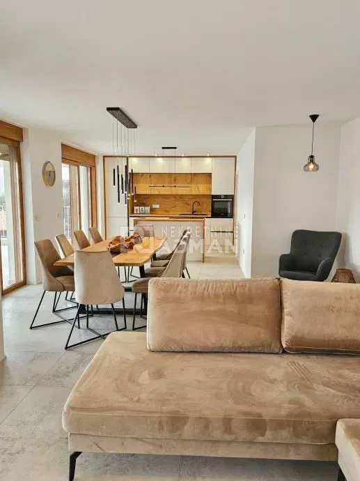 House Kaštel Novi, Kaštela, 366m2 – 2