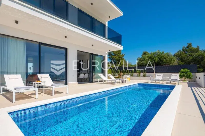 Ciovo Island, Okrug Gornji - modern villa with pool near the sea – 3