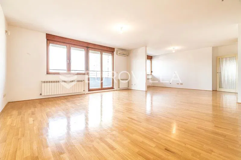 Zagreb, Trešnjevka, Selska, beautiful office space with 2 bedrooms, with parking space and a garage – 2