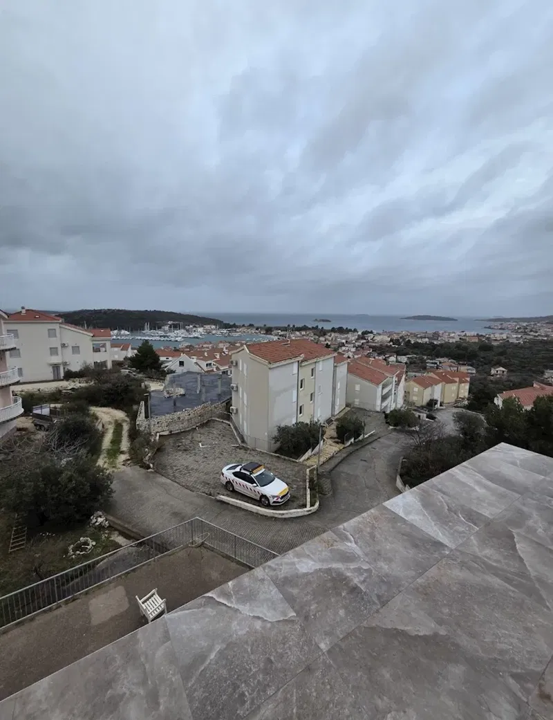 Rogoznica, stan sa panoramskim pogledom na more