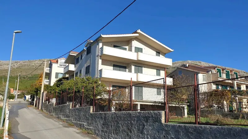 Podstrana - four apartment detached house of 680 sqm with sea view – 2