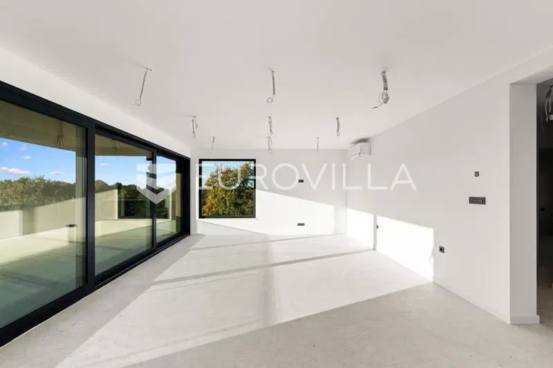 Istria, Poreč, new building, spacious penthouse with roof terrace, excellent location – 3