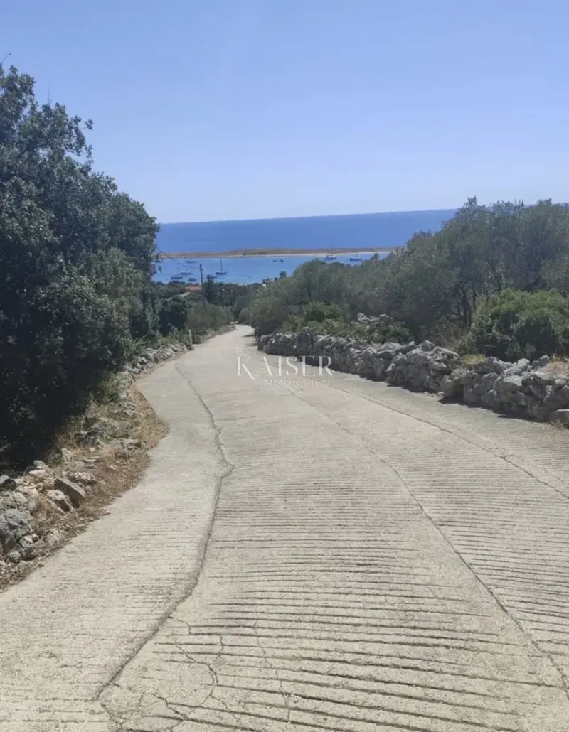 Premuda Island, building land 3,144 m2 with sea view – 2