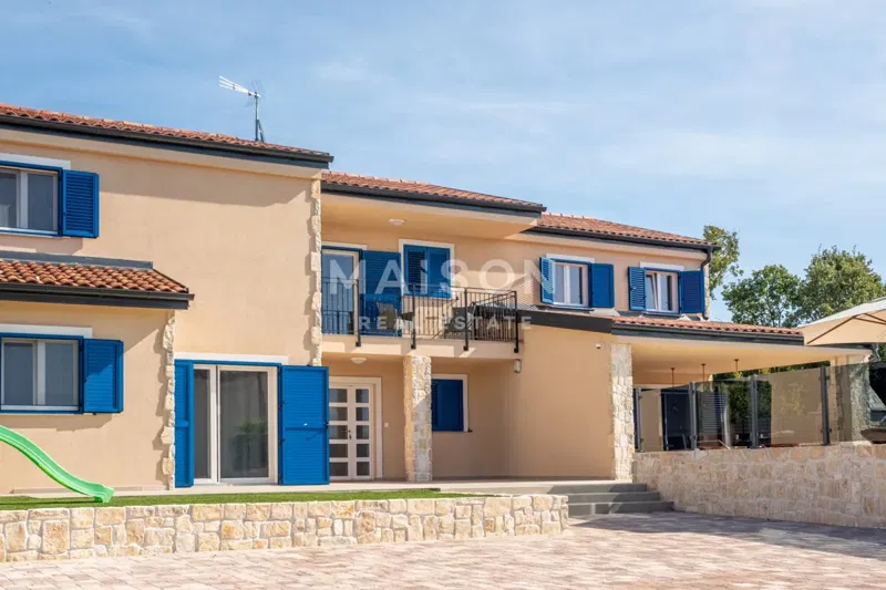 Casa Dobrinj, 323,30m2 – 3