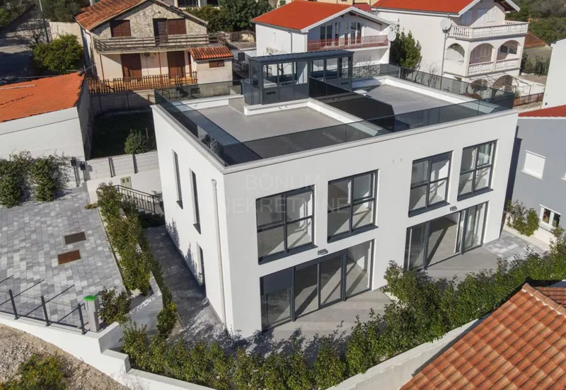 Predivna obiteljska dvojna kuća, Tisno – 2