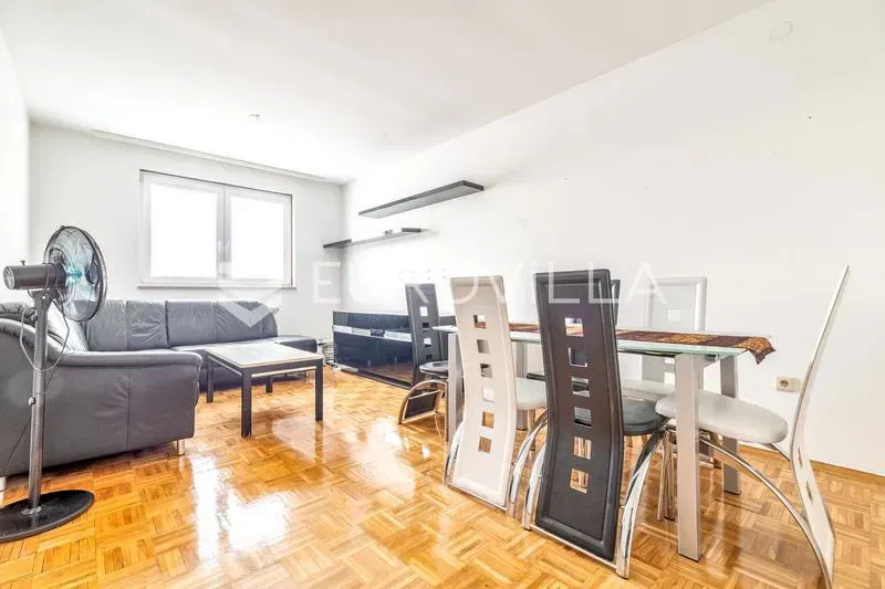 Zagreb, Sesvete, 2 attractive houses of 458 m2 – 3