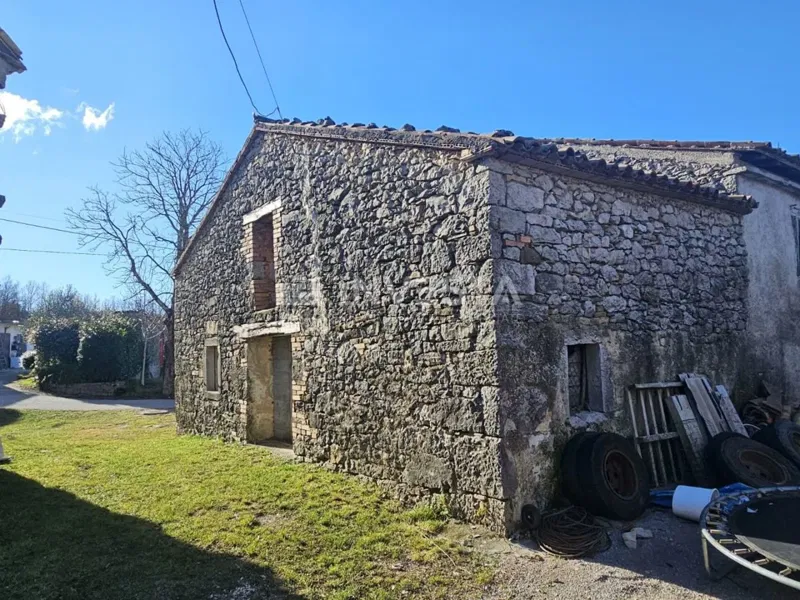 Ročko Polje, istriai kőházak kerttel – 2