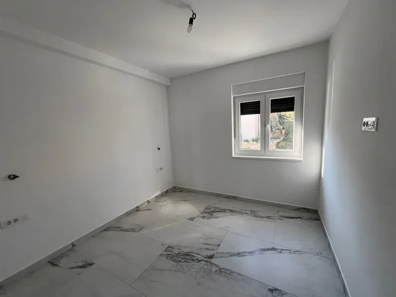 ZATOKA SOLINE! DWUPOKOJOWE MIESZKANIE NA PIERWSZYM PIĘTRZE Z WIDOKIEM NA MORZE! – 3