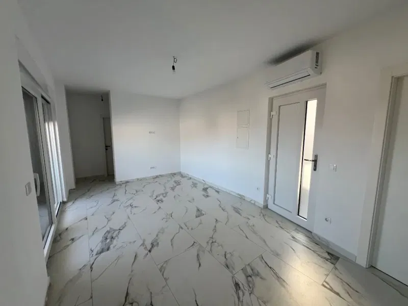 SOLINE BAY! APARTMENT WITH TWO BEDROOMS ON THE FIRST FLOOR WITH SEA VIEW! – 3