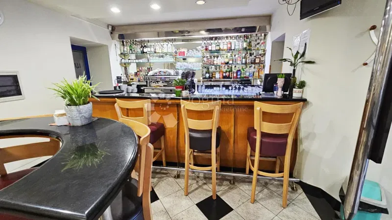 Locale commerciale Buje, 92,92m2 – 2