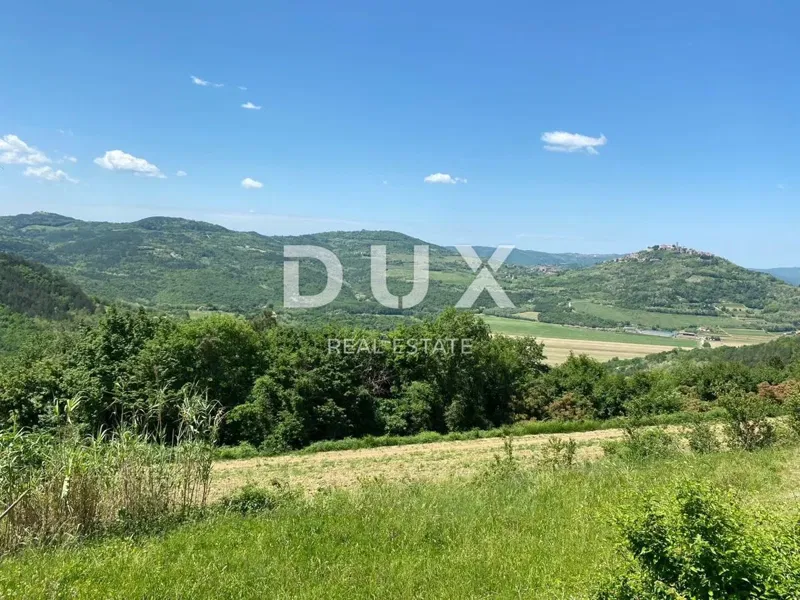 ISTRIA, MONTONA - Vista sulla più bella Montona! Terreno edificabile con permesso per villa rustica – 2