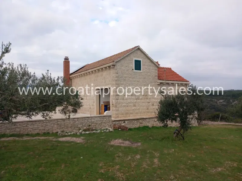 Brac, house for sale, 750.000 € – 3