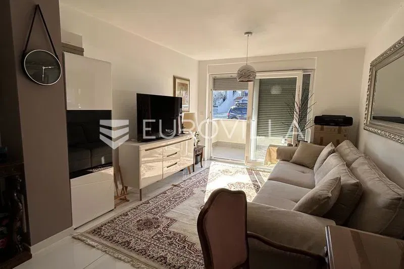 Pula, Gregovica - two separate apartments for sale in a new building with a garden – 2