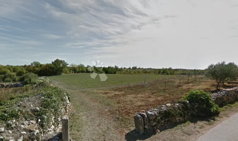 Land Orbanići, Marčana, 644m2 – 2