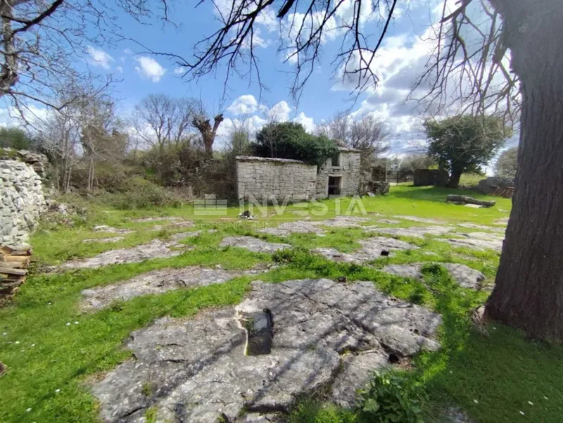 Terreno edificabile con immobile vicino al Canale di Limski – 2