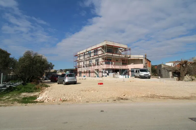 Zadar, Sukošan apartmán v prvom rade pri mori s terasou, záhradou a garážou – 2