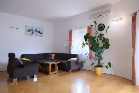 House Veli vrh, Pula, 212m2 – 3