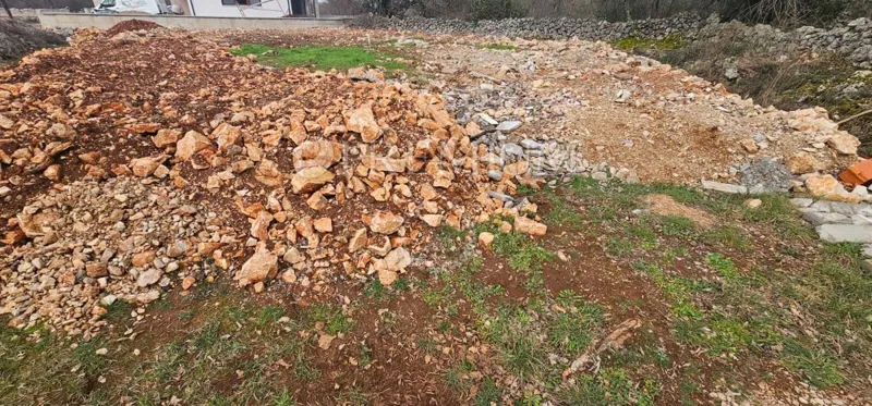Malinska, prodaja gradbenega zemljišča z infrastrukturo! – 2