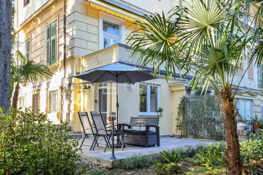 Opatija, centar, stan 53 m2, terasa