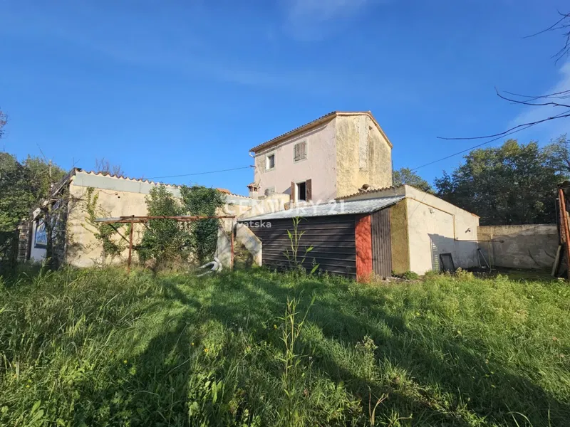 POREČ, BUILDING LAND FOR 6 APARTMENTS – 3