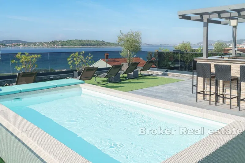 Penthouse with a sea view – 3