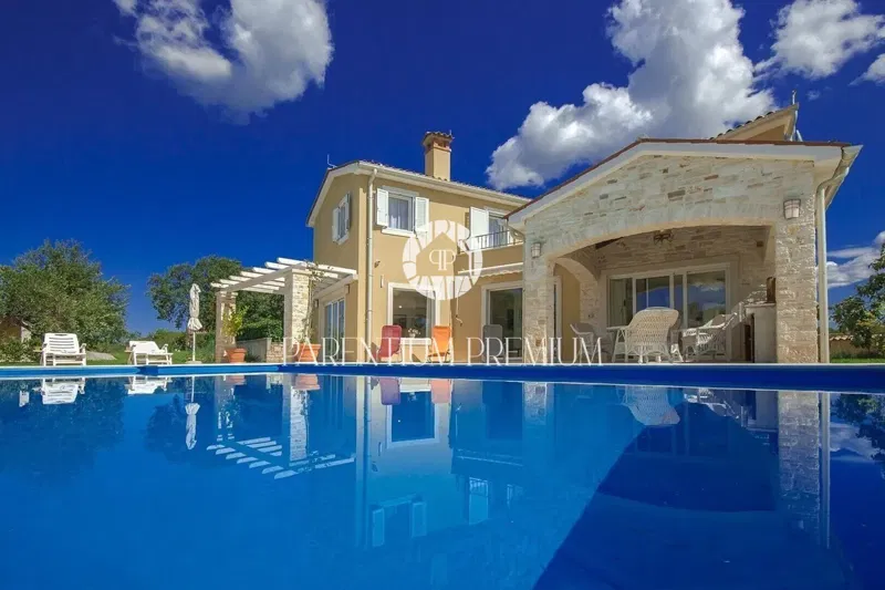 A house with a swimming pool in a quiet location – 2