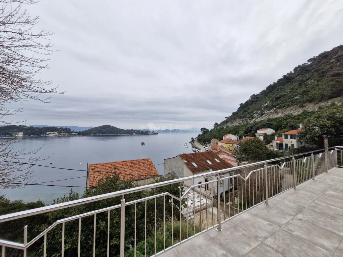 Prelijepa kuća s pogledom, Sobra
