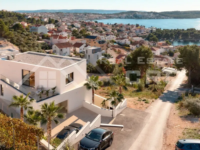Immobili Čiovo – Villa di lusso con piscina e garage, in un ambiente tranquillo con vista aperta sul mare, in vendita – 2