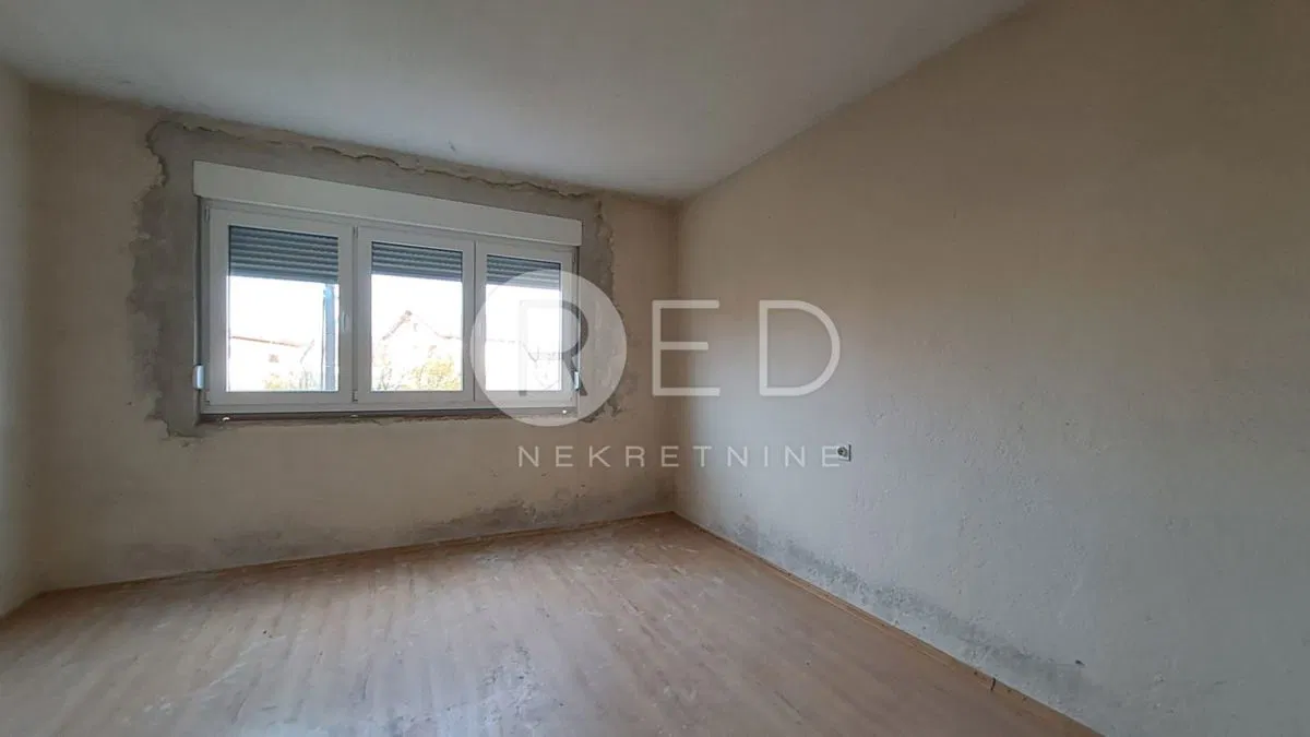 POŽEGA STAN U KUĆI ZA ADAPTACIJU 1.KAT