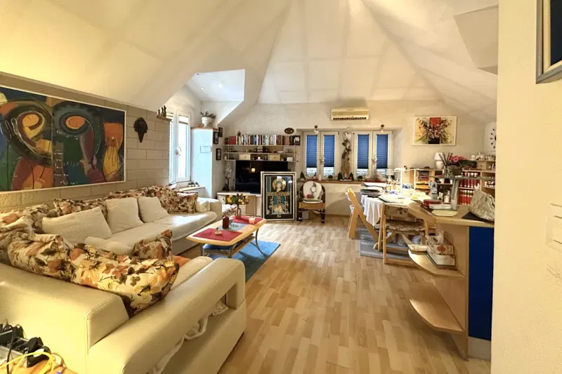 Appartamento con tre camere da letto in posizione idilliaca – 2