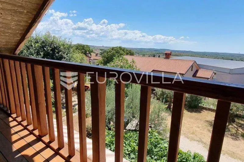 Istria, Kaštelir – Charming Wooden House 117m2 with a Sea View – 2
