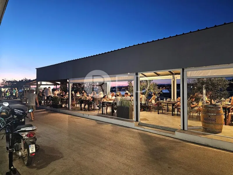 UHODAN RESTORAN 5 METARA OD MORA - BIBINJE, ZADAR