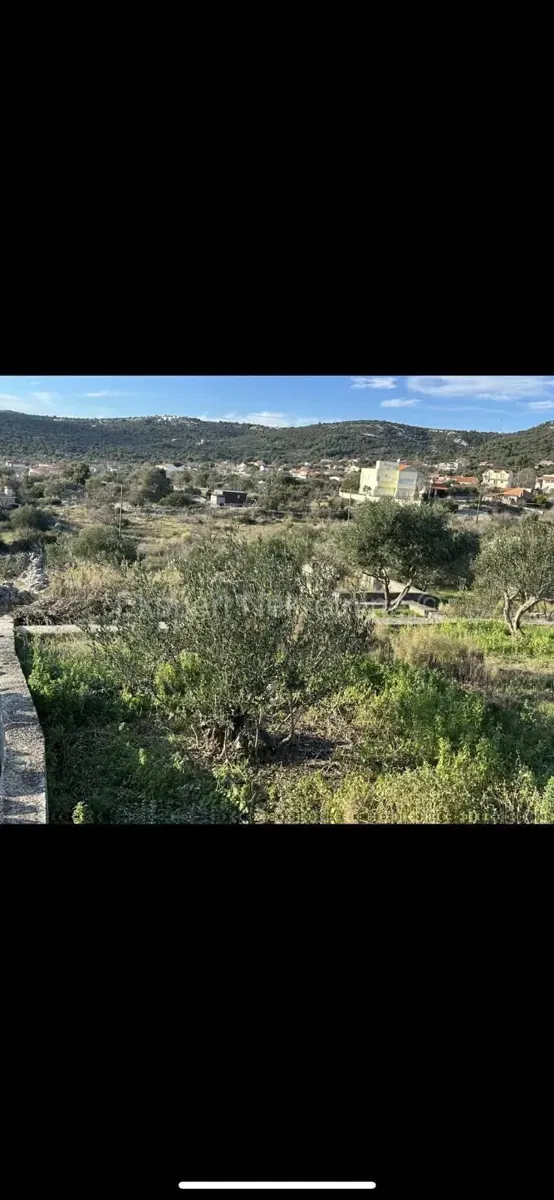 Vinišće, building land 900 m2 + 300m2 agricultural, 400m from the sea – 2