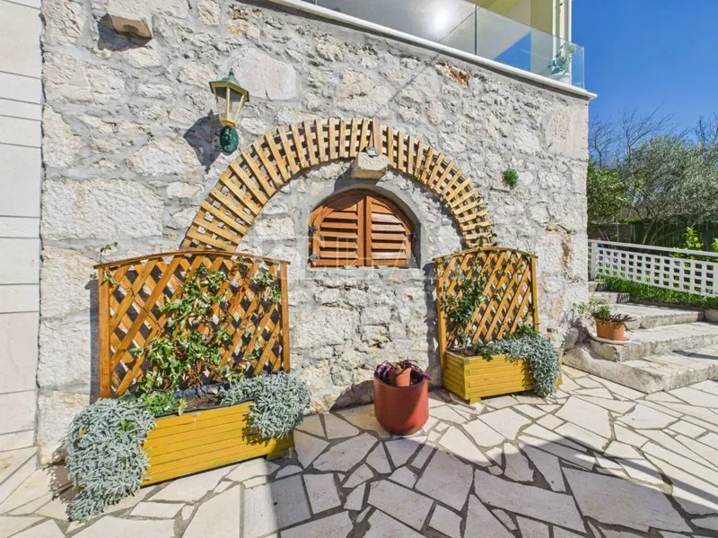 Dramalj - house with landscaped garden near the sea – 2