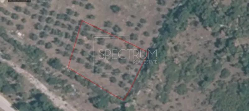 Zona di Buie, terreno edificabile con potenziale – 2