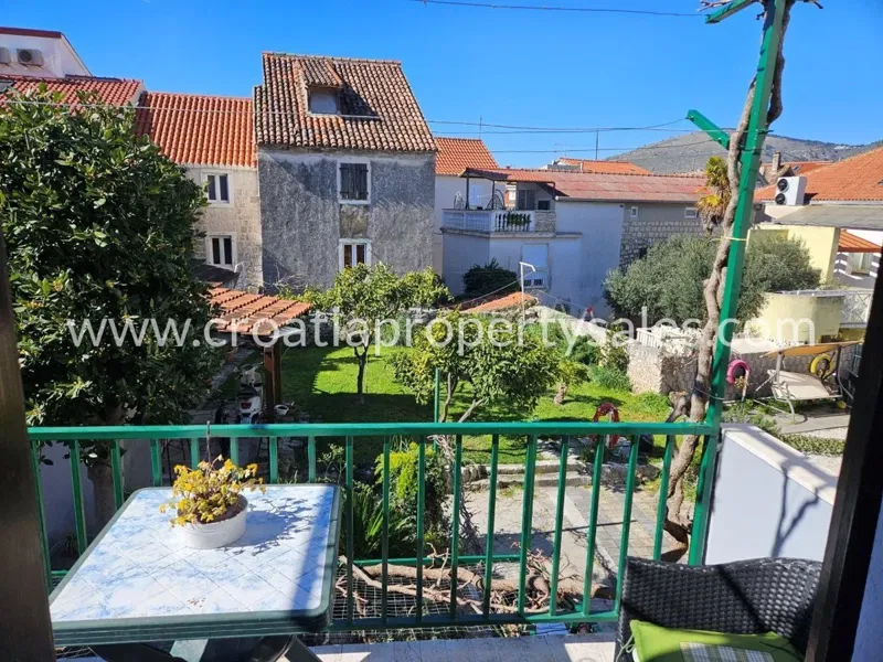 Trogir/Ciovo, old stone house for sale, 330.000 € – 2