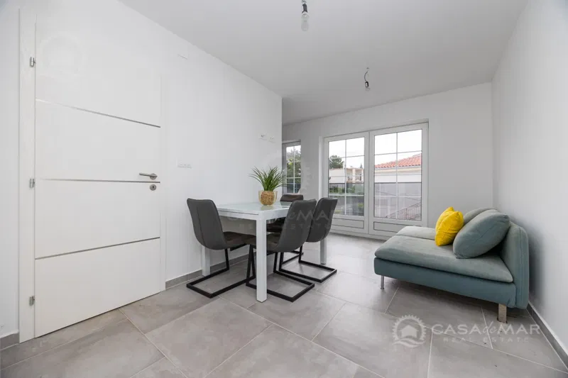 Apartma v Crikvenici, dve spalnici, vrt, parkirišče in panoramski pogled na morje! – 2