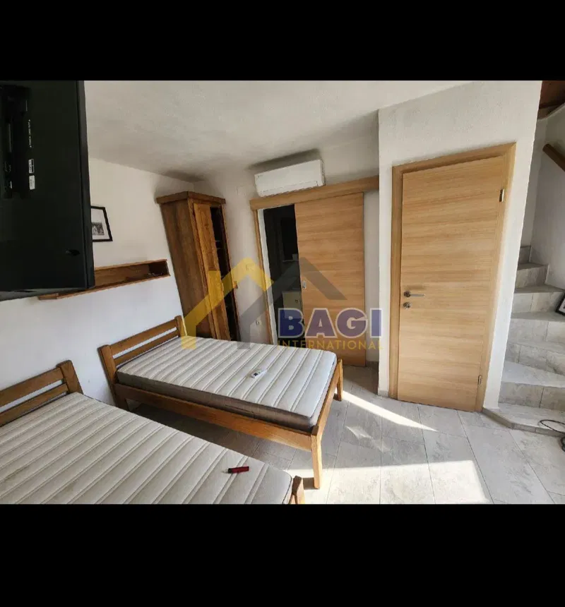 Dom Kaštel Stari