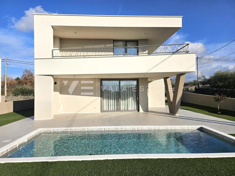 VILLA MODERNA CON PISCINA IN POSIZIONE TRANQUILLA – 2