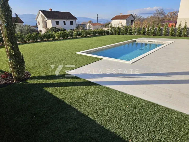 VILLA MODERNA CON PISCINA IN POSIZIONE TRANQUILLA – 3