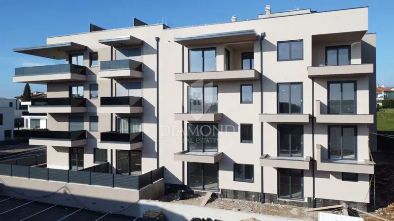 Poreč, surroundings, spacious PENTHOUSE with sea view! – 2