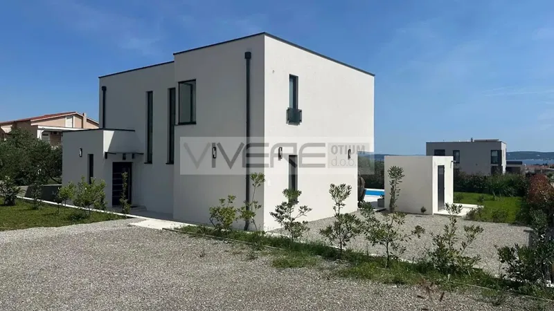 Vonzó modern villa a kortárs életstílushoz – 3