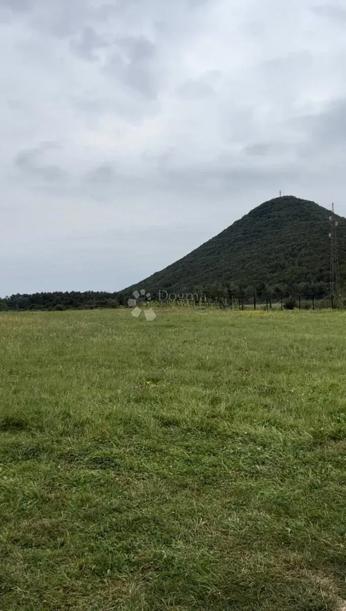 Teren budowlany Debelo Brdo I, Gospić - Okolica, 4.035m2 – 2
