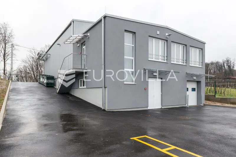 Zelina, proizvodna hala od 540 m² s okućnicom od 1000 m² i voćnjakom