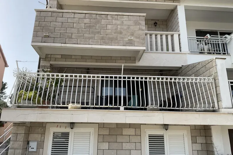 Casa bifamiliare con vista mare – 2