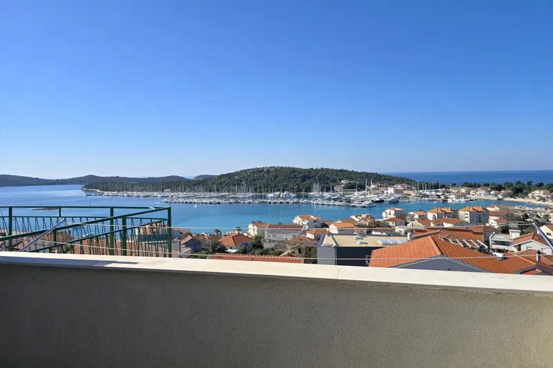 Apartment house with sea view – 2
