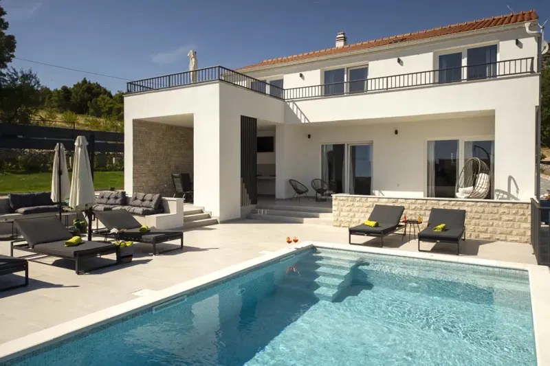 Modern villa with a pool – 3